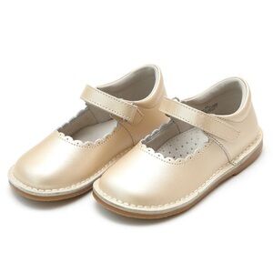 L’amour Caitlin Scalloped Champagne Gold Mary Jane Shoes size 11